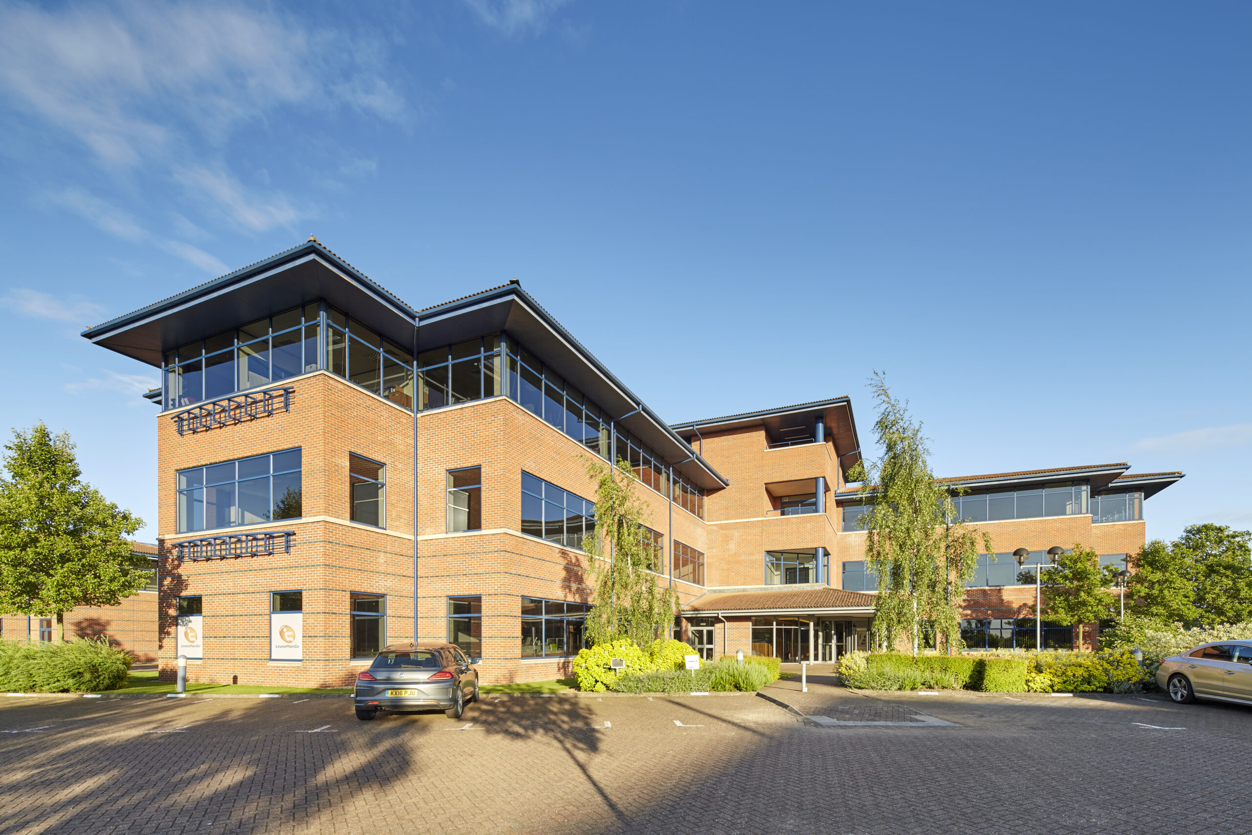 caldecotte-lake-residential-flats-milton-keynes-apartments-apartment-building-1