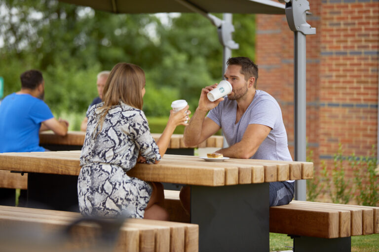 caldecotte-lake-residential-apartments-milton-keynes-caldecotte-community-life-restaurant-cafe-eattery-friends -outdoors