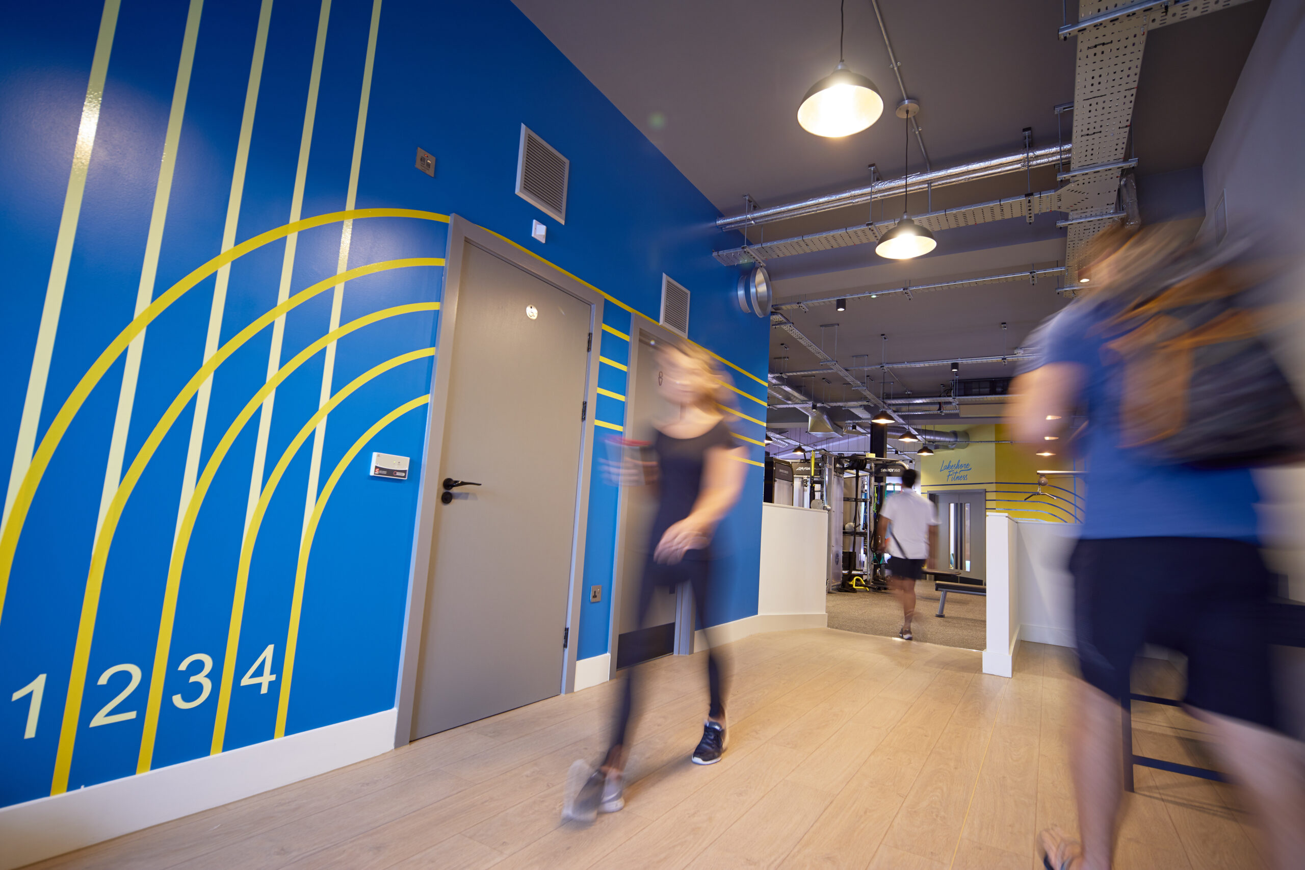 caldecotte-lake-residential-apartments-milton-keynes-caldecotte-community-life-gym-friends-workout