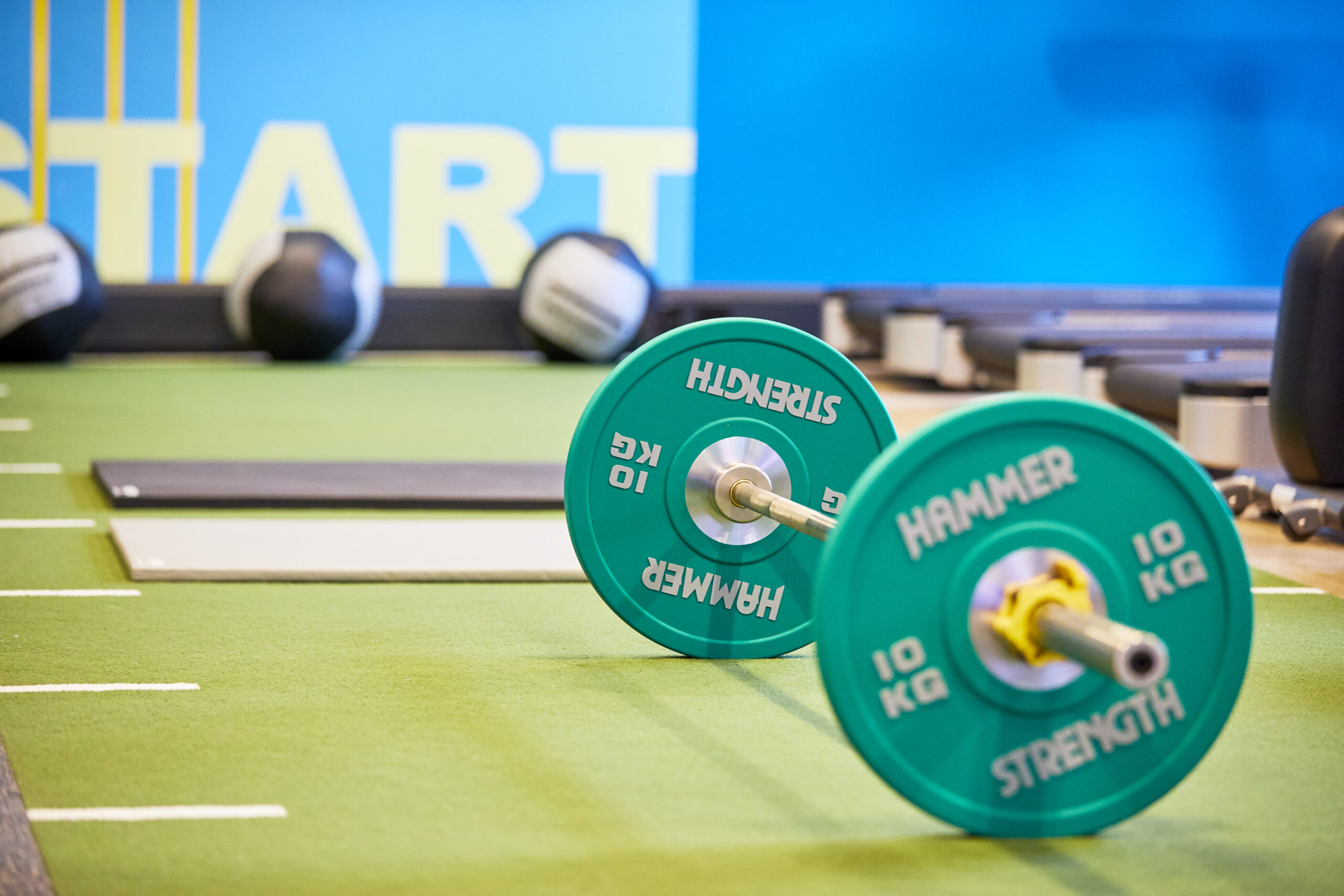 caldecotte-lake-residential-apartments-milton-keynes-caldecotte-community-life-gym-friends-workout