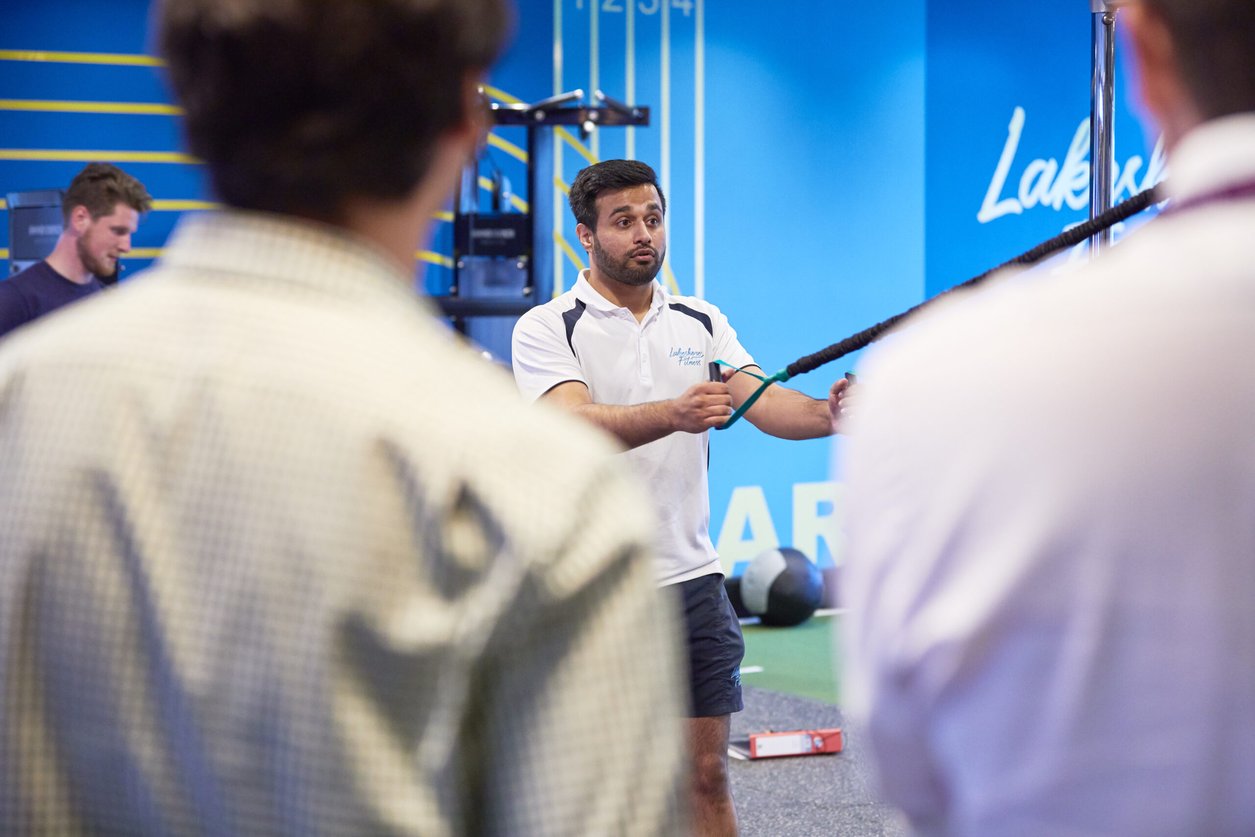 caldecotte-lake-residential-apartments-milton-keynes-caldecotte-community-life-gym-friends-workout