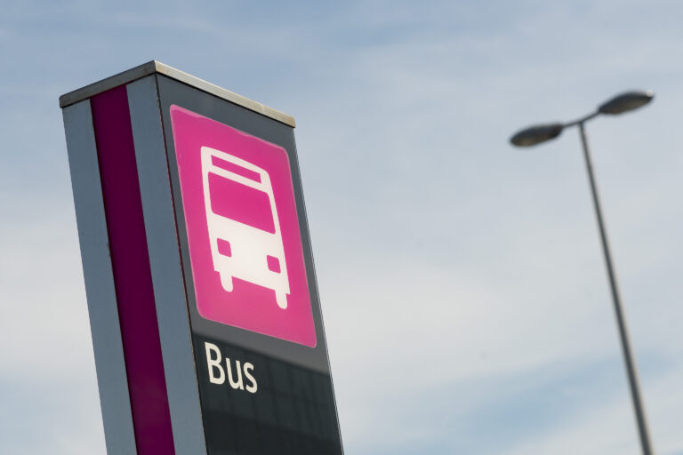 caldecotte-lake-residential-apartments-milton-milton-keynes-mk-central-public-transport-busses