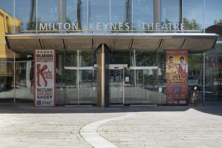 caldecotte-lake-residential-apartments-milton-keynes-shopping-centre-intu-milton-keynes-high-street-shopping-shopping-centre-community-gallery-milton-keynes-theatre