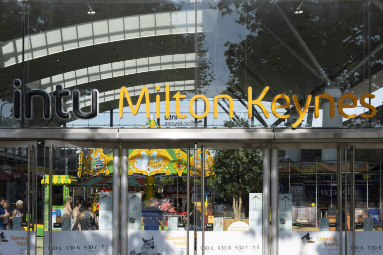 caldecotte-lake-residential-apartments-milton-keynes-shopping-centre-intu-milton-keynes-high-street-shopping-shopping-centre