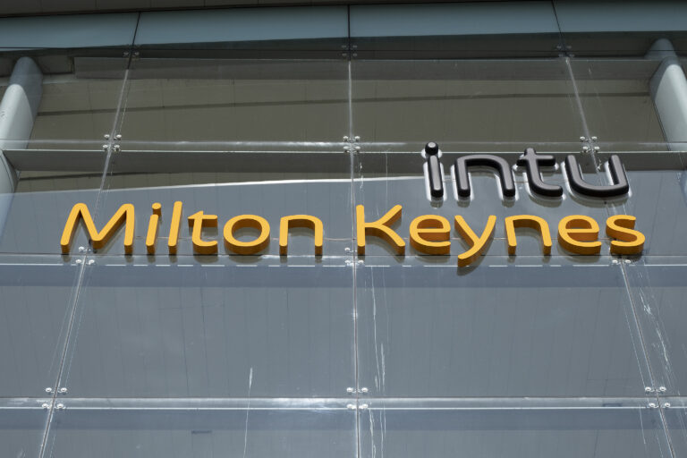 caldecotte-lake-residential-apartments-milton-keynes-shopping-centre-intu-milton-keynes-high-street-shopping-shopping-centre