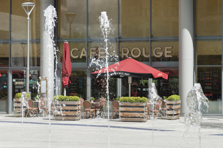 caldecotte-lake-residential-apartments-milton-milton-keynes-cafe-rouge-restaurants-eatteries