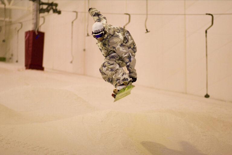 caldecotte-lake-residential-apartments-milton-keynes-snow-slop-snozone-centre --Xscape-milton-keynes